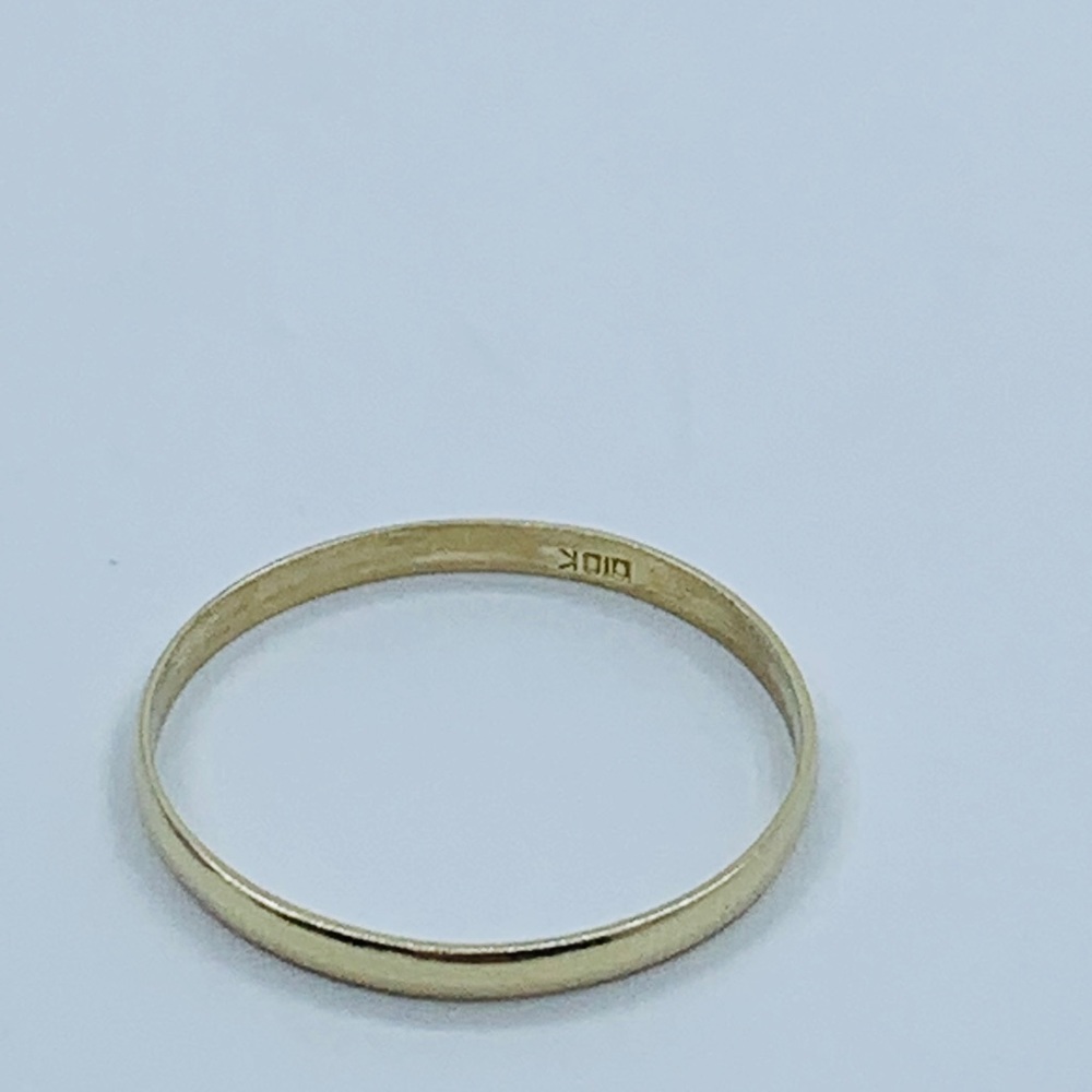 Real 10k Gold Band Women’s Dainty Ring Size 8.5 - Picture 8 of 9